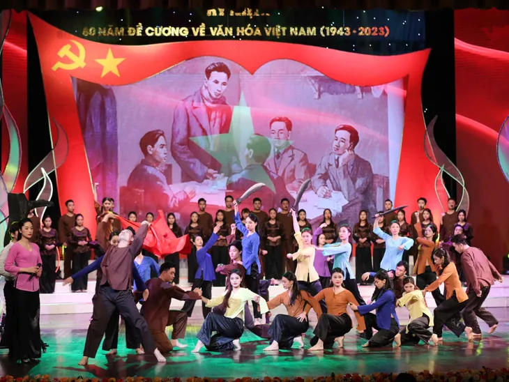 Chương trình nghệ thuật kỷ niệm 80 năm Đề cương về văn hóa Việt Nam – Những dấu ấn lịch sử - Ảnh 10. Chương trình nghệ thuật kỷ niệm 80 năm Đề cương về văn hóa Việt Nam – Những dấu ấn lịch sử - Ảnh 10.