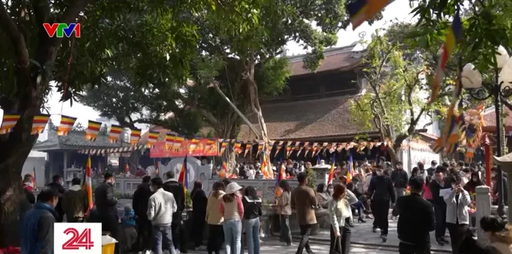 Muôn kiểu xin - cho dịp đi lễ đầu năm - Ảnh 1. Muôn kiểu xin - cho dịp đi lễ đầu năm - Ảnh 1.