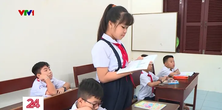 Những người gieo chữ giữa trùng khơi - Ảnh 4. Những người gieo chữ giữa trùng khơi - Ảnh 4.