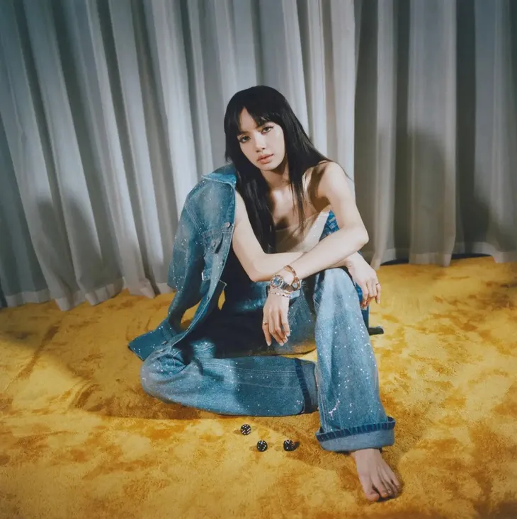 Lisa (BLACKPINK) sexy và quyến rũ trên trang bìa Madame Figaro Paris - Ảnh 3. Lisa (BLACKPINK) sexy và quyến rũ trên trang bìa Madame Figaro Paris - Ảnh 3.