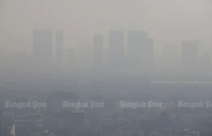 Thái Lan lắp đặt máy lọc không khí ở thủ đô Bangkok - Ảnh 1. Thái Lan lắp đặt máy lọc không khí ở thủ đô Bangkok - Ảnh 1.