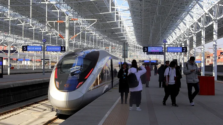 Trung Quốc sở hữu hệ thống đường sắt cao tốc dài nhất thế giới - Ảnh 1. Trung Quốc sở hữu hệ thống đường sắt cao tốc dài nhất thế giới - Ảnh 1.