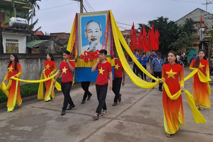 Lễ hội Cầu ngư mang đậm bản sắc văn hóa của người dân vùng biển - Ảnh 2. Lễ hội Cầu ngư mang đậm bản sắc văn hóa của người dân vùng biển - Ảnh 2.