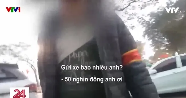 Lộn xộn tình trạng trông giữ xe tại một số khu di tích - Ảnh 3. Lộn xộn tình trạng trông giữ xe tại một số khu di tích - Ảnh 3.