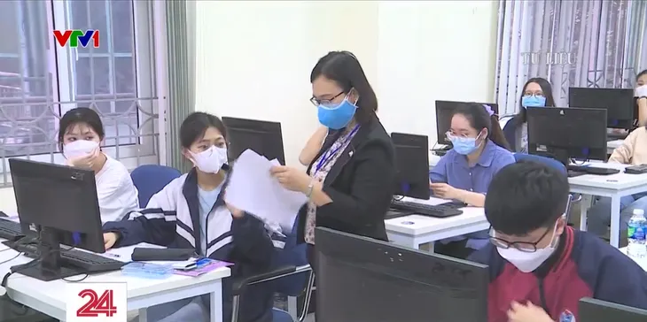 Sỹ tử lớp 12 bắt đầu vào guồng quay ôn thi Đại học - Ảnh 1. Sỹ tử lớp 12 bắt đầu vào guồng quay ôn thi Đại học - Ảnh 1.