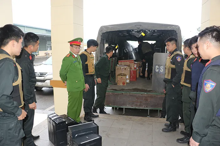 Bắt Giám đốc, Phó Giám đốc và nhiều cán bộ Trung tâm Đăng kiểm xe cơ giới tỉnh Nghệ An - Ảnh 1. Bắt Giám đốc, Phó Giám đốc và nhiều cán bộ Trung tâm Đăng kiểm xe cơ giới tỉnh Nghệ An - Ảnh 1.