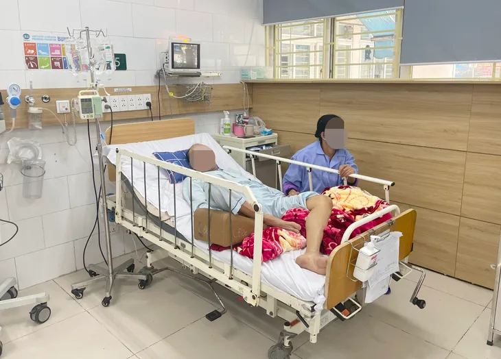 Bỏ 10 triệu mua thuốc chữa đái tháo đường chứa chất cấm, người đàn ông ở Hà Nội ngộ độc nguy kịch - Ảnh 1.