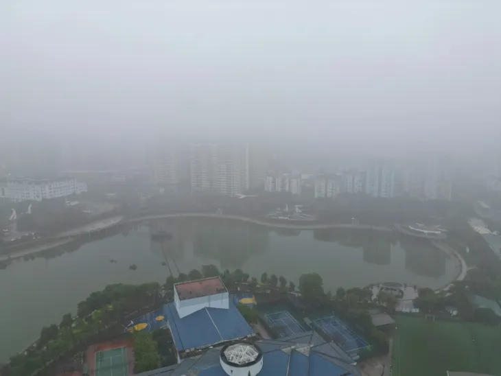 Hà Nội ẩn hiện trong tiết trời mưa Xuân - Ảnh 4. Hà Nội ẩn hiện trong tiết trời mưa Xuân - Ảnh 4.