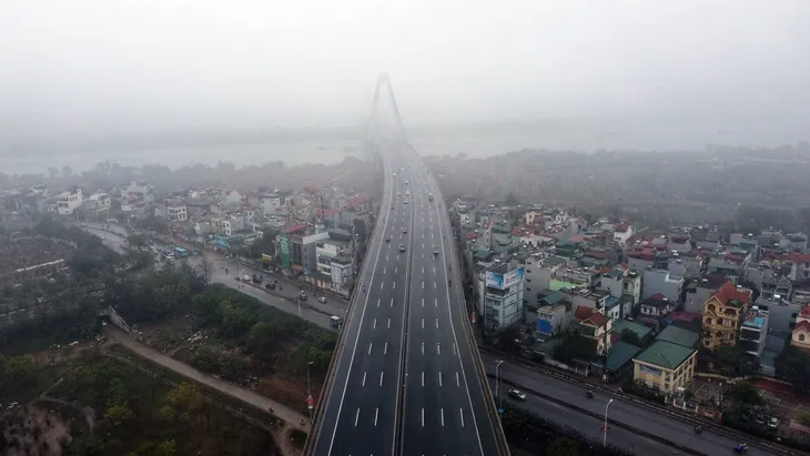 Hà Nội ẩn hiện trong tiết trời mưa Xuân - Ảnh 1. Hà Nội ẩn hiện trong tiết trời mưa Xuân - Ảnh 1.