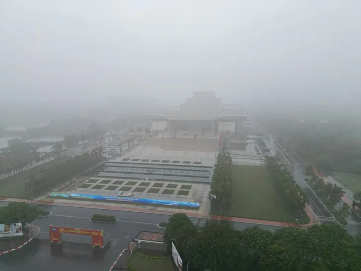 Hà Nội ẩn hiện trong tiết trời mưa Xuân - Ảnh 8. Hà Nội ẩn hiện trong tiết trời mưa Xuân - Ảnh 8.