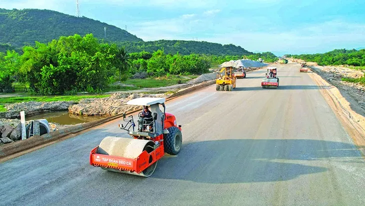 Thúc đẩy giải ngân đầu tư công ngay từ đầu năm - Ảnh 1. Thúc đẩy giải ngân đầu tư công ngay từ đầu năm - Ảnh 1.