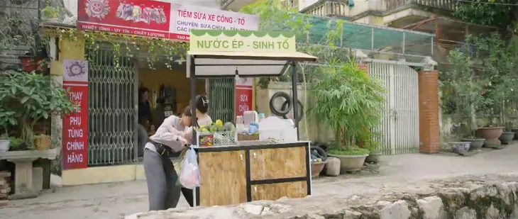 Dưới bóng cây hạnh phúc. - Tập 11: Tố không nỡ để Tơ chịu khổ một mình, rút lại lời nói chia tay - Ảnh 4. Dưới bóng cây hạnh phúc. - Tập 11: Tố không nỡ để Tơ chịu khổ một mình, rút lại lời nói chia tay - Ảnh 4.