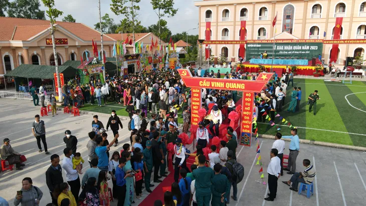 Kiên Giang hoàn thành tuyển chọn và gọi quân năm 2023 - Ảnh 3. Kiên Giang hoàn thành tuyển chọn và gọi quân năm 2023 - Ảnh 3.