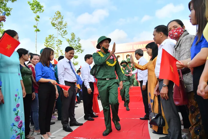 Kiên Giang hoàn thành tuyển chọn và gọi quân năm 2023 - Ảnh 4. Kiên Giang hoàn thành tuyển chọn và gọi quân năm 2023 - Ảnh 4.