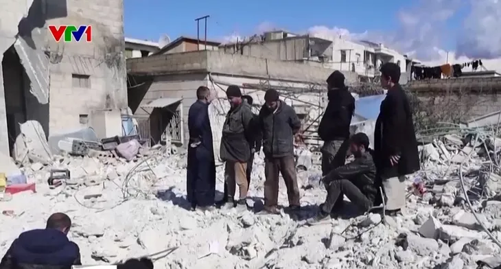 Người đàn ông Syria mất 20 người thân trong thảm họa động đất - Ảnh 1. Người đàn ông Syria mất 20 người thân trong thảm họa động đất - Ảnh 1.