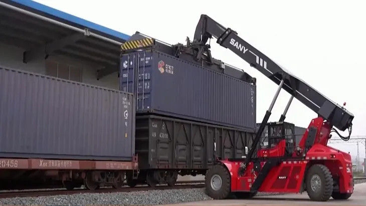Tuyến đường sắt khứ hồi Trung Quốc - Lào - Thái Lan đi vào hoạt động - Ảnh 1. Tuyến đường sắt khứ hồi Trung Quốc - Lào - Thái Lan đi vào hoạt động - Ảnh 1.