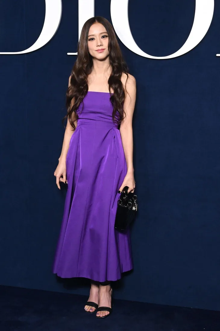 Jisoo (BLACKPINK) chiếm trọn spotlight khi tham dự Paris Fashion Week 2023 - Ảnh 6. Jisoo (BLACKPINK) chiếm trọn spotlight khi tham dự Paris Fashion Week 2023 - Ảnh 6.