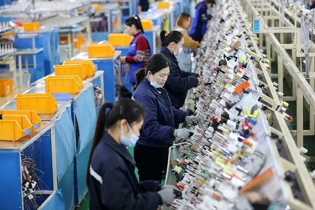 Kinh tế Trung Quốc tiếp đà hồi phục - Ảnh 1. Kinh tế Trung Quốc tiếp đà hồi phục - Ảnh 1.