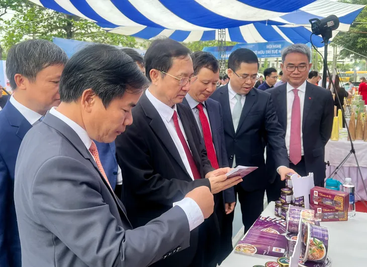 Hoàn thiện hành lang pháp lý để biến tri thức, tài sản trí tuệ thành của cải vật chất, phát triển xã hội - Ảnh 5. Hoàn thiện hành lang pháp lý để biến tri thức, tài sản trí tuệ thành của cải vật chất, phát triển xã hội - Ảnh 5.