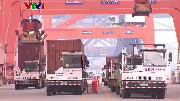 Cỗ máy kinh tế Trung Quốc gặp thách thức - Ảnh 3. Cỗ máy kinh tế Trung Quốc gặp thách thức - Ảnh 3.