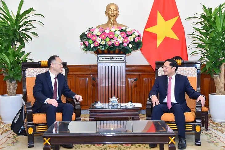 Bộ trưởng Bùi Thanh Sơn hoan nghênh Trung Quốc đưa Việt Nam vào danh sách thí điểm mở cửa du lịch - Ảnh 1. Bộ trưởng Bùi Thanh Sơn hoan nghênh Trung Quốc đưa Việt Nam vào danh sách thí điểm mở cửa du lịch - Ảnh 1.