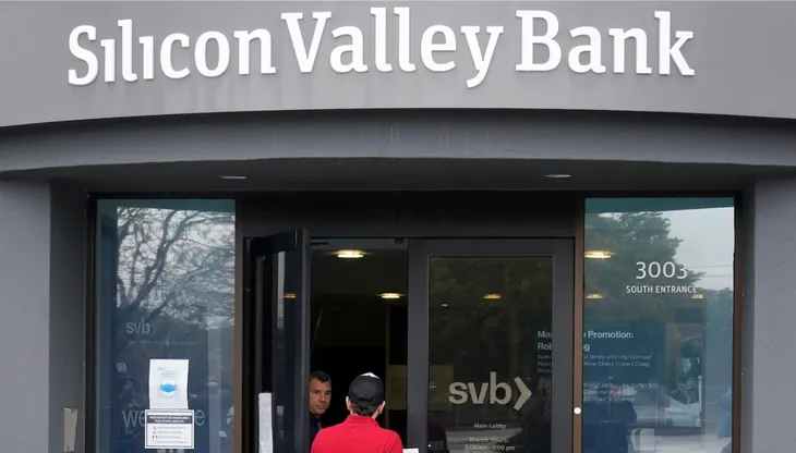 Vì sao Silicon Valley Bank sụp đổ? - Ảnh 1. Vì sao Silicon Valley Bank sụp đổ? - Ảnh 1.