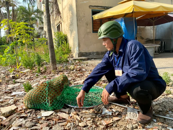 Theo chân đội chuyên bắt chó thả rông ở TP Thủ Đức - Ảnh 2. Theo chân đội chuyên bắt chó thả rông ở TP Thủ Đức - Ảnh 2.