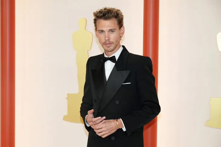 Những bộ trang phục lộng lẫy nhất trên thảm đỏ Oscar 2023 - Ảnh 13. Những bộ trang phục lộng lẫy nhất trên thảm đỏ Oscar 2023 - Ảnh 13.