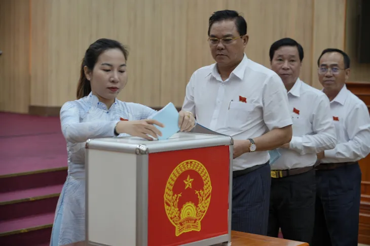 Miễn nhiệm đại biểu HĐND với nguyên Giám đốc Sở Y tế Kiên Giang - Ảnh 1. Miễn nhiệm đại biểu HĐND với nguyên Giám đốc Sở Y tế Kiên Giang - Ảnh 1.