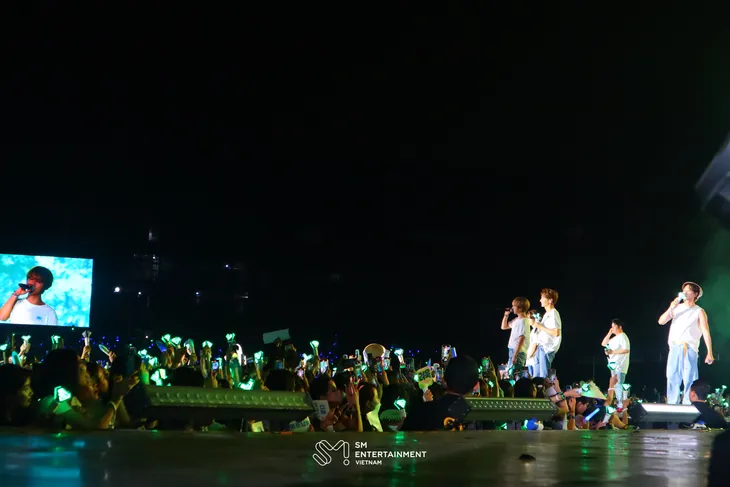 Show diễn của Super Junior tại Việt Nam thành công rực rỡ - Ảnh 3. Show diễn của Super Junior tại Việt Nam thành công rực rỡ - Ảnh 3.