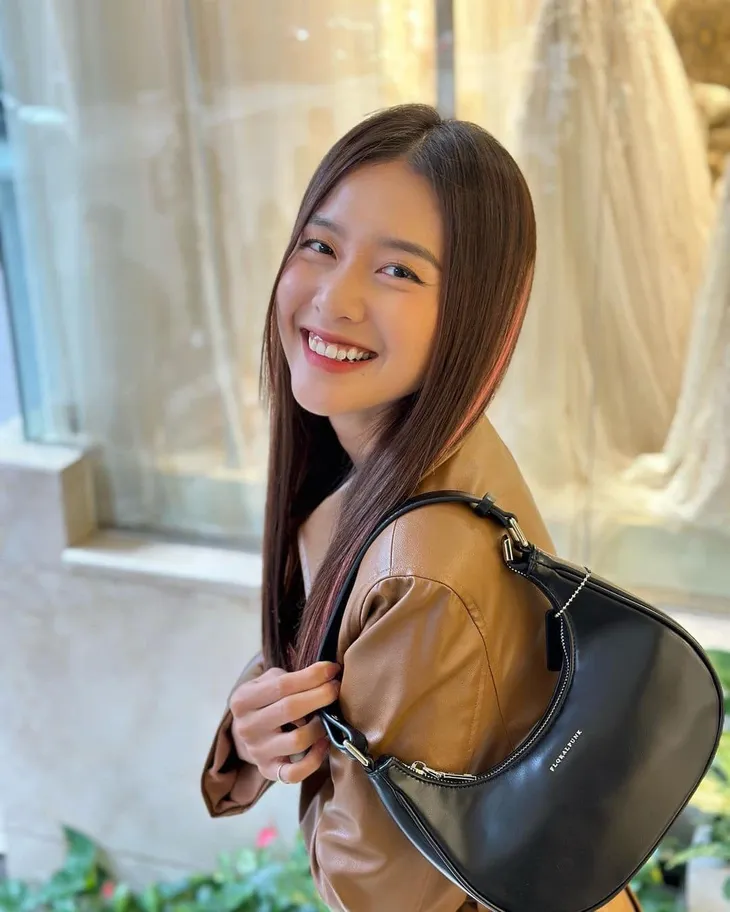 Gia đình mình vui bất thình lình: Trung ruồi hội ngộ Khả Ngân - Thanh Sơn - Ảnh 6. Gia đình mình vui bất thình lình: Trung ruồi hội ngộ Khả Ngân - Thanh Sơn - Ảnh 6.