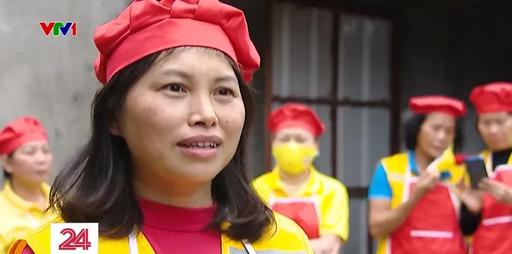 Cô giáo dạy Hóa và hành trình thiện nguyện - Ảnh 1. Cô giáo dạy Hóa và hành trình thiện nguyện - Ảnh 1.
