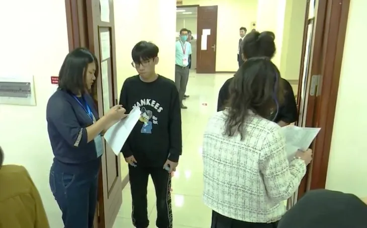 Thí sinh không nên tham dự quá nhiều kỳ thi riêng - Ảnh 1. Thí sinh không nên tham dự quá nhiều kỳ thi riêng - Ảnh 1.