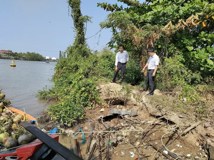 Bến Tre công bố tình huống khẩn cấp sạt lở bờ sông Mỏ Cày - Ảnh 1. Bến Tre công bố tình huống khẩn cấp sạt lở bờ sông Mỏ Cày - Ảnh 1.