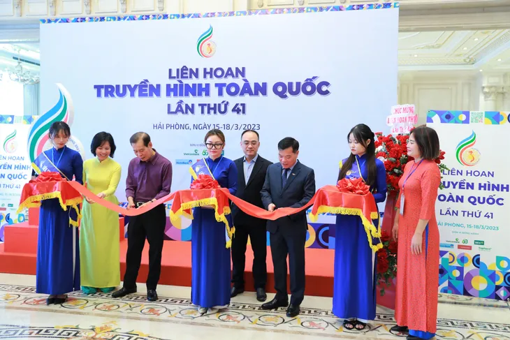 Triển lãm Công nghệ kỹ thuật truyền hình tại LHTHTQ lần thứ 41 chính thức khai mạc - Ảnh 2. Triển lãm Công nghệ kỹ thuật truyền hình tại LHTHTQ lần thứ 41 chính thức khai mạc - Ảnh 2.
