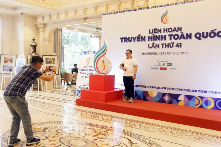 Sôi động không khí trước khai mạc Liên hoan Truyền hình toàn quốc lần thứ 41 - Ảnh 10. Sôi động không khí trước khai mạc Liên hoan Truyền hình toàn quốc lần thứ 41 - Ảnh 10.