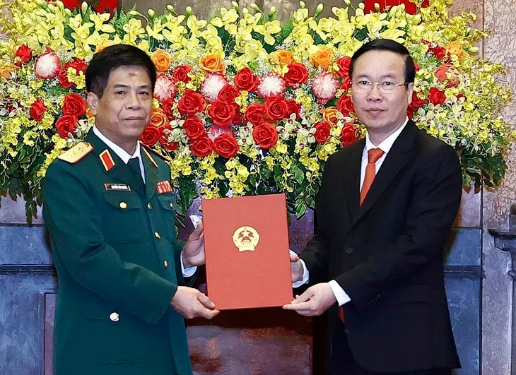 Phó Tổng Tham mưu trưởng Quân đội Nguyễn Văn Nghĩa được thăng quân hàm - Ảnh 1. Phó Tổng Tham mưu trưởng Quân đội Nguyễn Văn Nghĩa được thăng quân hàm - Ảnh 1.