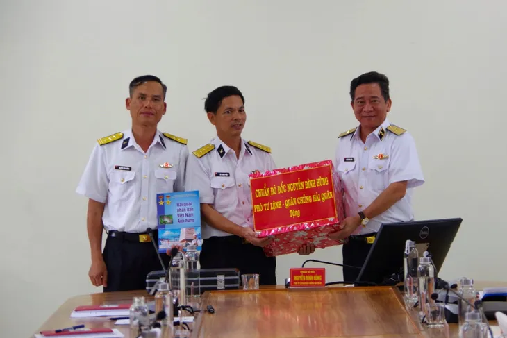Bộ Tư lệnh Hải quân kiểm tra huấn luyện, sẵn sàng chiến đấu - Ảnh 2.