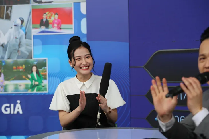 Náo nhiệt minigame tìm kiếm người chơi cho Ai là triệu phú tại Hội báo toàn quốc 2023 - Ảnh 10. Náo nhiệt minigame tìm kiếm người chơi cho Ai là triệu phú tại Hội báo toàn quốc 2023 - Ảnh 10.