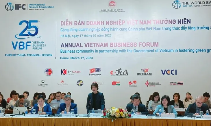 Doanh nghiệp đồng hành cùng Chính phủ thúc đẩy tăng trưởng xanh - Ảnh 1. Doanh nghiệp đồng hành cùng Chính phủ thúc đẩy tăng trưởng xanh - Ảnh 1.