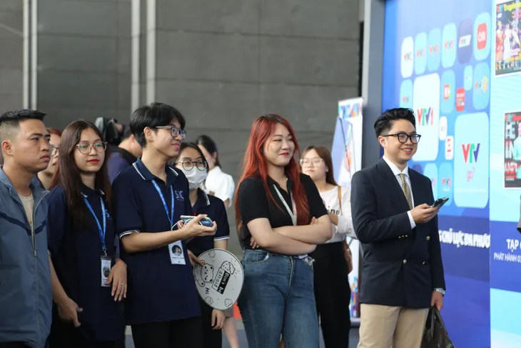 Náo nhiệt minigame tìm kiếm người chơi cho Ai là triệu phú tại Hội báo toàn quốc 2023 - Ảnh 7. Náo nhiệt minigame tìm kiếm người chơi cho Ai là triệu phú tại Hội báo toàn quốc 2023 - Ảnh 7.