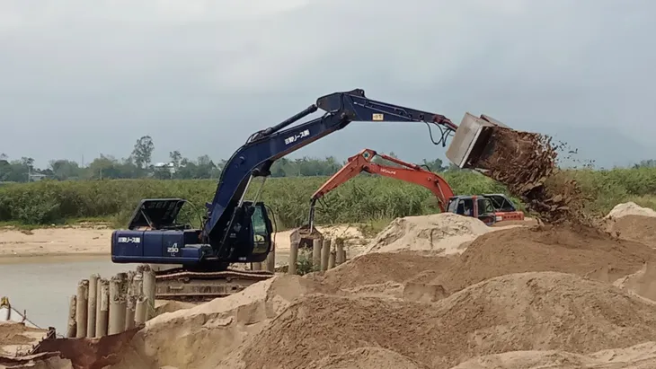 Chạy đua tìm cát cho các dự án giao thông trọng điểm - Ảnh 3. Chạy đua tìm cát cho các dự án giao thông trọng điểm - Ảnh 3.