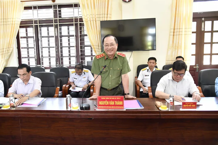 Lý luận - thực tiễn về chiến lược bảo vệ Tổ quốc trong tình hình mới - Ảnh 3. Lý luận - thực tiễn về chiến lược bảo vệ Tổ quốc trong tình hình mới - Ảnh 3.