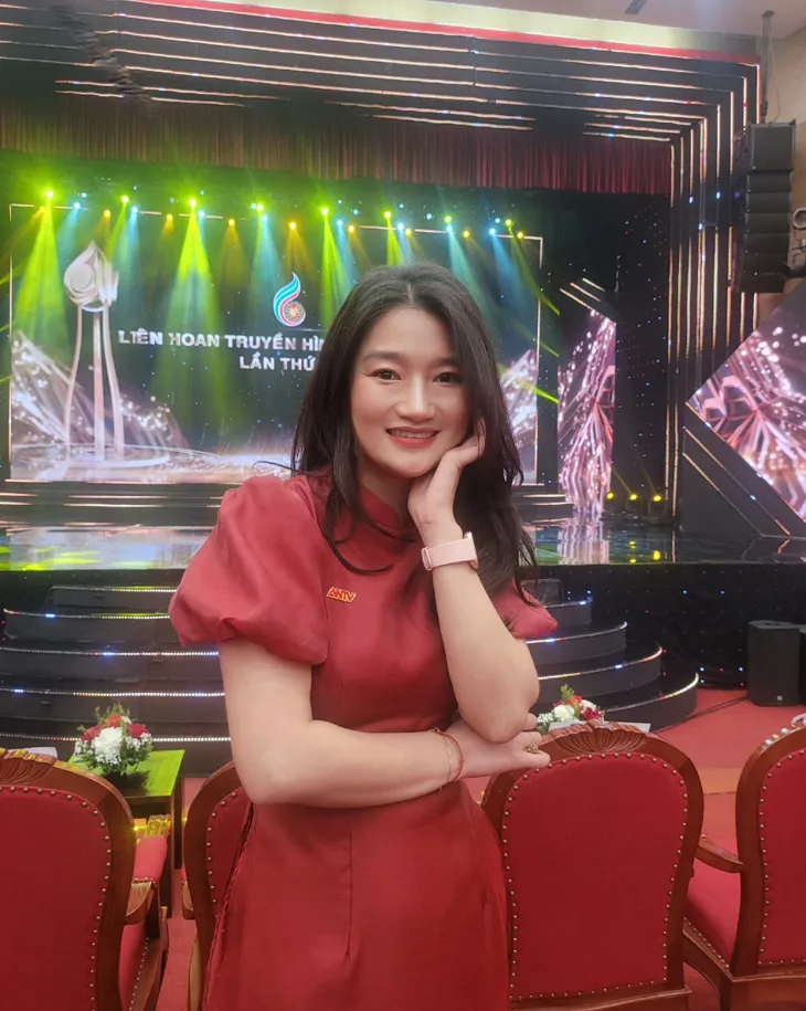 Nhà báo Nguyễn Nhung: Làm báo trước đây đã khó nhưng ở thời đại 4.0 lại càng khó hơn - Ảnh 1. Nhà báo Nguyễn Nhung: Làm báo trước đây đã khó nhưng ở thời đại 4.0 lại càng khó hơn - Ảnh 1.