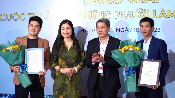 Cảm xúc sau giải thưởng Liên hoan Truyền hình toàn quốc lần thứ 41 - Ảnh 8. Cảm xúc sau giải thưởng Liên hoan Truyền hình toàn quốc lần thứ 41 - Ảnh 8.