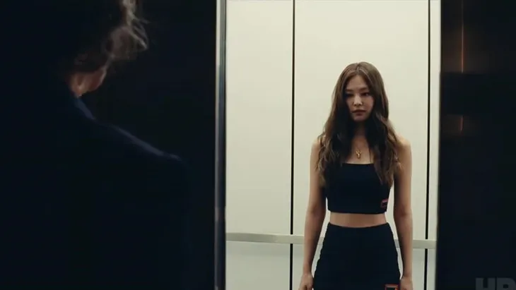 Jennie (BLACKPINK) đã sẵn sàng cho Emmy và Grammy? - Ảnh 1. Jennie (BLACKPINK) đã sẵn sàng cho Emmy và Grammy? - Ảnh 1.