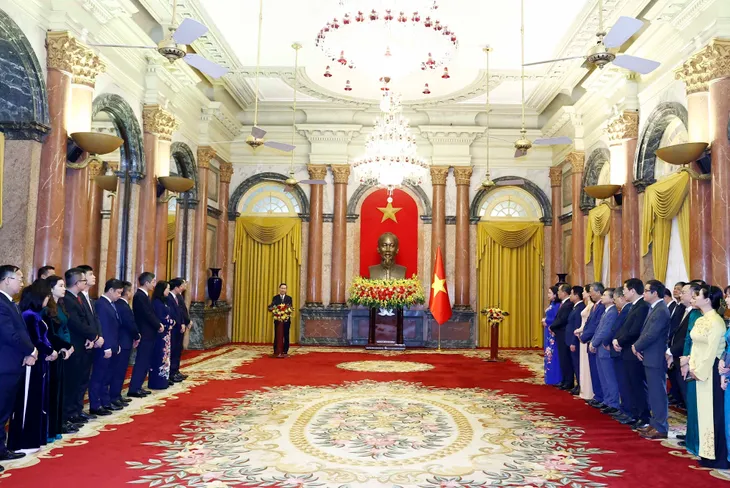 Chủ tịch nước Võ Văn Thưởng gặp gỡ cán bộ Văn phòng Chủ tịch nước - Ảnh 3. Chủ tịch nước Võ Văn Thưởng gặp gỡ cán bộ Văn phòng Chủ tịch nước - Ảnh 3.