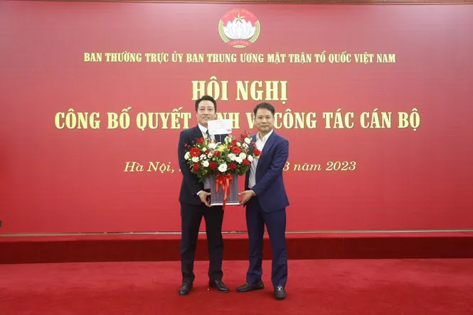Ông Nguyễn Văn Dũng được bổ nhiệm giữ chức Phó Tổng Biên tập Tạp chí Mặt trận - Ảnh 2. Ông Nguyễn Văn Dũng được bổ nhiệm giữ chức Phó Tổng Biên tập Tạp chí Mặt trận - Ảnh 2.