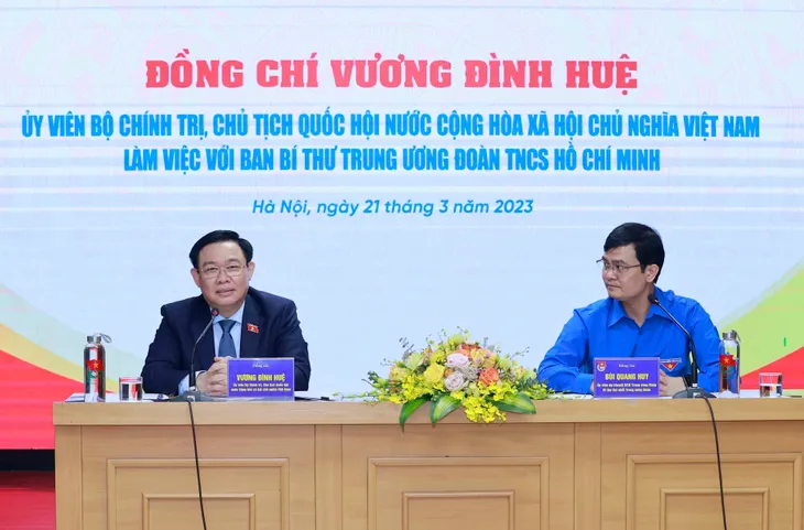 Xây dựng hình mẫu thanh niên tâm trong, trí sáng, hoài bão lớn - Ảnh 1. Xây dựng hình mẫu thanh niên tâm trong, trí sáng, hoài bão lớn - Ảnh 1.