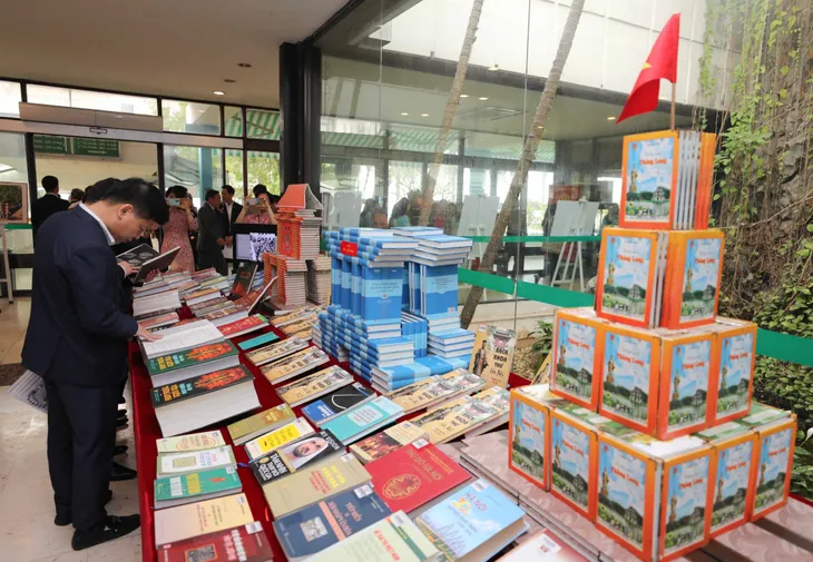 Phát huy nguồn lực văn hóa của Thủ đô Hà Nội - Ảnh 1. Phát huy nguồn lực văn hóa của Thủ đô Hà Nội - Ảnh 1.